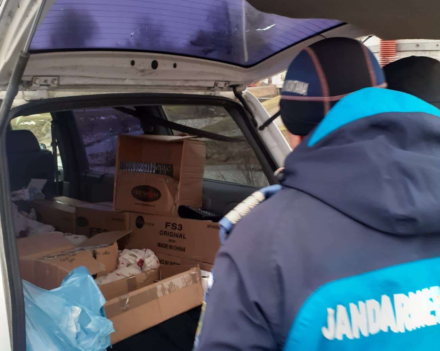 Articole pirotehnice comercializate ilegal au fost confiscate de jandarmi