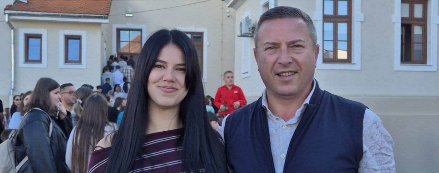Un nou început pentru redactorul nostru muzical Traiana Maria Ogâgău: pasiunea pentru muzică merge mai departe la Radio Someș!