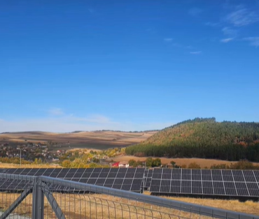 Primăria Frata, județul Cluj, face un pas important spre independența energetică: Primarul Cristian Cherecheș anunță conectarea parcului fotovoltaic la rețeaua de medie tensiune!