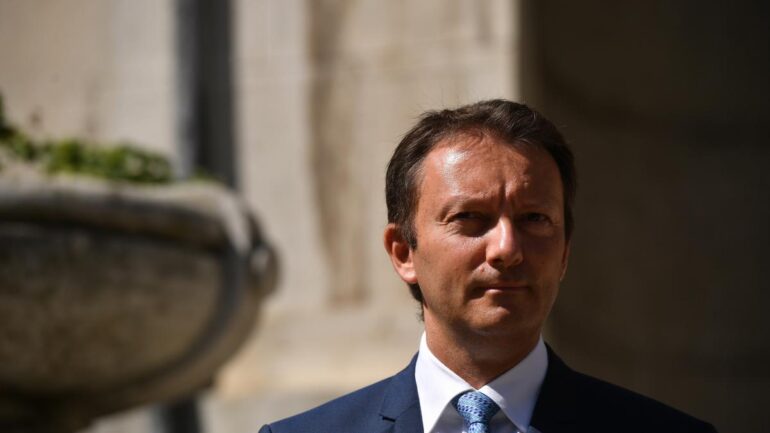 România rămâne fără guvern după al doilea eșec al învestiturii. Cum s-a ajuns aici și ce urmează după votul din Parlament?
