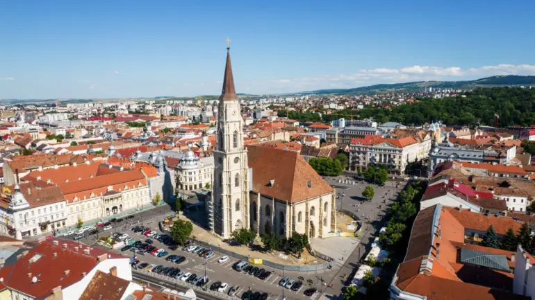 Clujul, orașul în care locuința devine un lux: cât de greu este pentru tineri să își permită să locuiască aici?